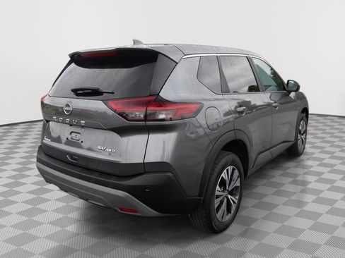 Used 2023 Nissan Rogue SV image 4