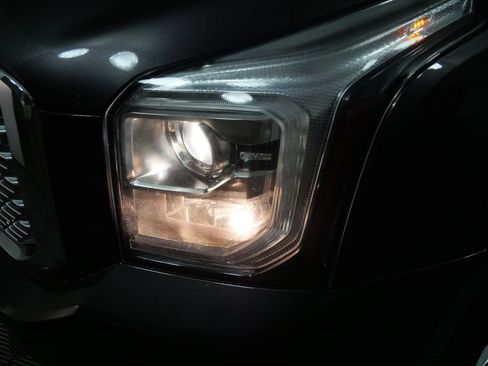 Used 2017 GMC Yukon Denali w/ Open Road Package AWD/4WD image 10