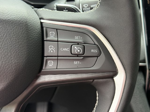 Used 2025 Jeep Grand Cherokee L Altitude AWD/4WD image 29