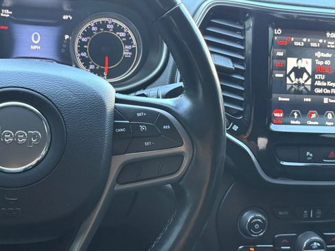 Used 2019 Jeep Cherokee Limited AWD/4WD image 31