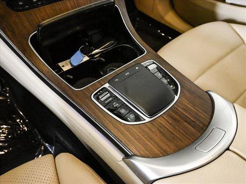 Used 2022 Mercedes-Benz GLC 300 4MATIC image 13