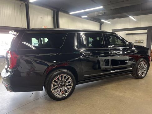 Used 2023 GMC Yukon XL Denali Ultimate AWD/4WD image 14