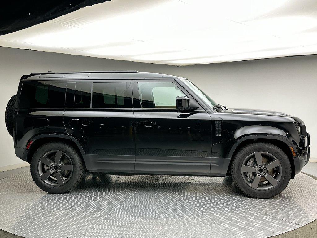 New 2026 Land Rover Defender 110 S AWD/4WD image 4