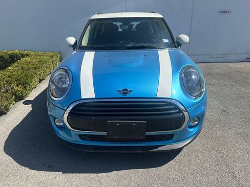 Used 2019 MINI Cooper 4-Door Hardtop w/ Storage Package image 2