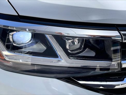 Used 2023 Volkswagen Atlas SE w/ Black Wheel Package AWD/4WD image 25