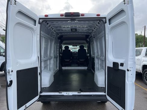 Used 2025 RAM ProMaster 2500 w/ Quick Order Package 22G SLT FWD image 8