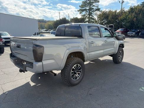 Used 2021 Toyota Tacoma TRD Off-Road image 7