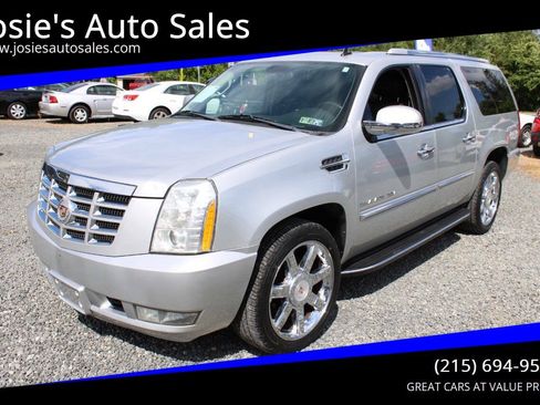 Used 2013 Cadillac Escalade ESV Luxury AWD/4WD image 1
