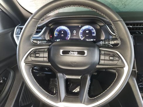 Used 2024 Jeep Grand Cherokee Altitude RWD image 23
