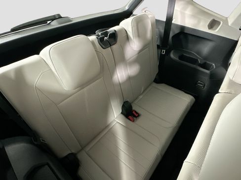 Certified 2023 Volkswagen Tiguan SE image 24