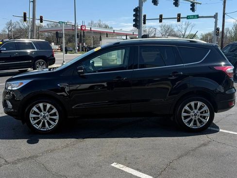 Used 2018 Ford Escape Titanium image 9