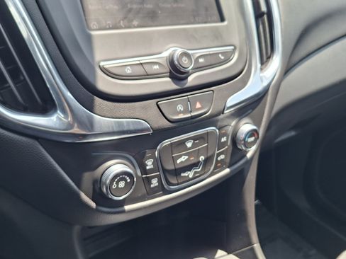 Used 2023 Chevrolet Equinox LT AWD/4WD image 15