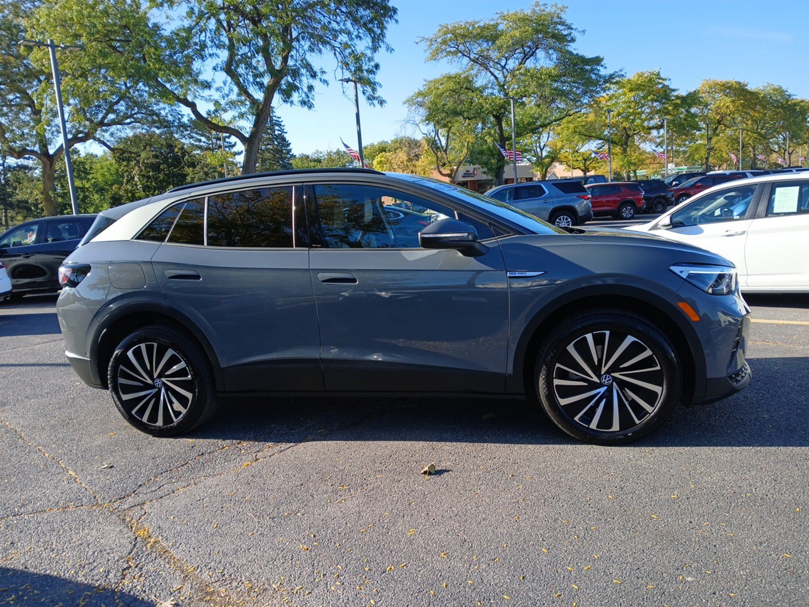 Used 2025 Volkswagen ID.4 Pro AWD/4WD image 3
