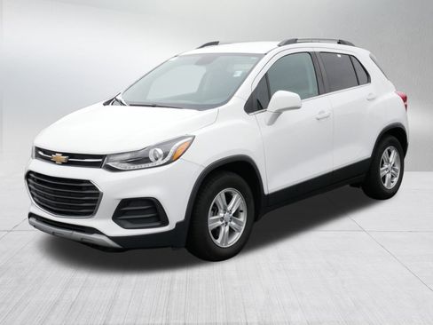 Used 2019 Chevrolet Trax LT w/ LPO, Cargo Package image 3