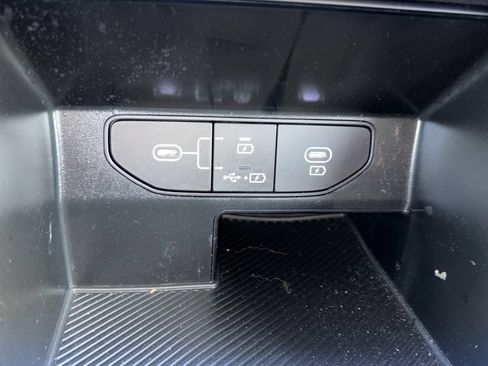 Used 2025 Kia Sorento LX FWD image 8