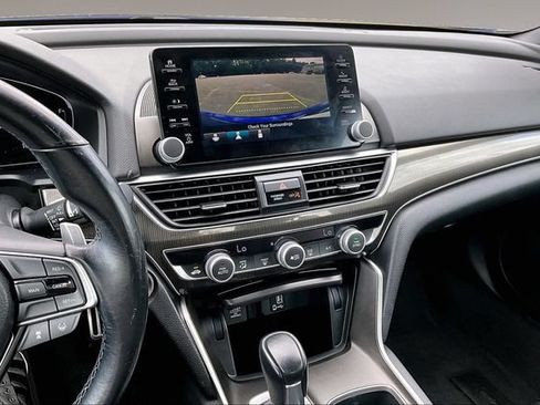 Used 2018 Honda Accord Sport image 13