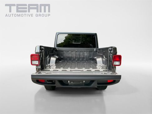 New 2025 Jeep Gladiator Sport image 29