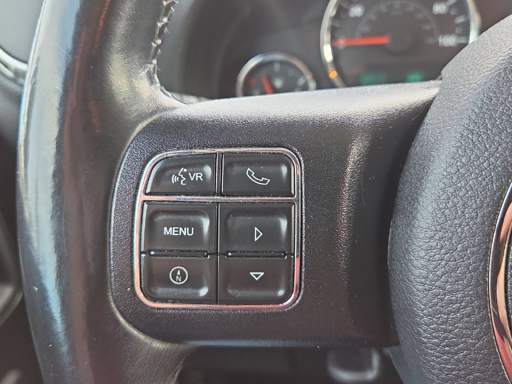 Used 2018 Jeep Wrangler Unlimited Rubicon w/ Cold Weather Group AWD/4WD image 17