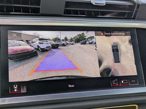 Used 2023 Audi Q3 2.0T Premium Plus w/ Premium Plus Package image 33