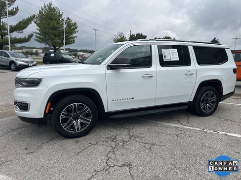 Used 2024 Jeep Wagoneer L Series II w/ Flexible Seating Group image 16