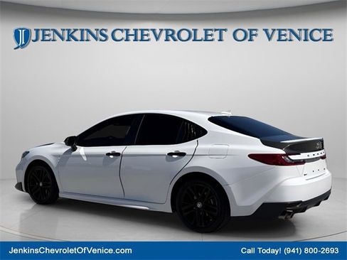 Used 2025 Toyota Camry SE w/ Convenience Package image 7