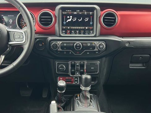 Used 2023 Jeep Gladiator Rubicon AWD/4WD image 23