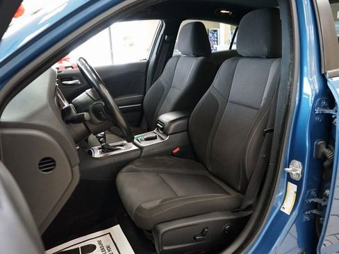 Used 2022 Dodge Charger SXT image 2