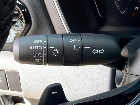 Used 2025 Honda Pilot EX-L image 19