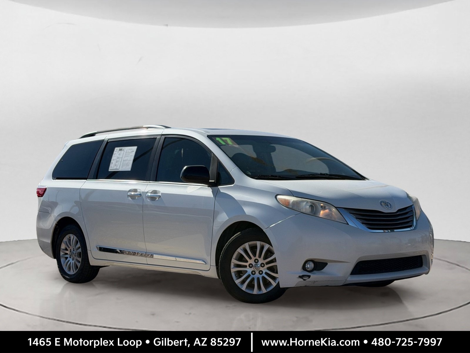 Used 2017 Toyota Sienna XLE w/ XLE Navigation Package FWD image 1