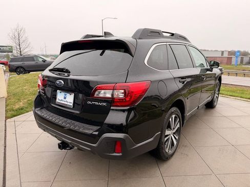 Used 2018 Subaru Outback 2.5i Limited image 9