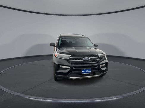 Used 2023 Ford Explorer XLT w/ Equipment Group 202A image 3