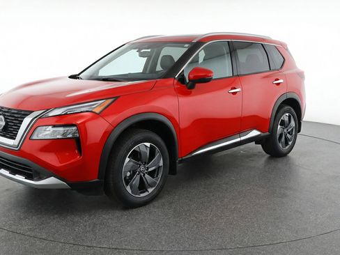 Used 2025 Nissan Rogue SV AWD/4WD image 3