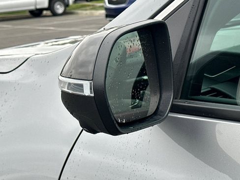 Used 2025 GMC Acadia Elevation image 57