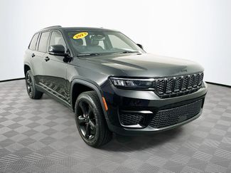 Certified 2023 Jeep Grand Cherokee Altitude AWD/4WD video 2