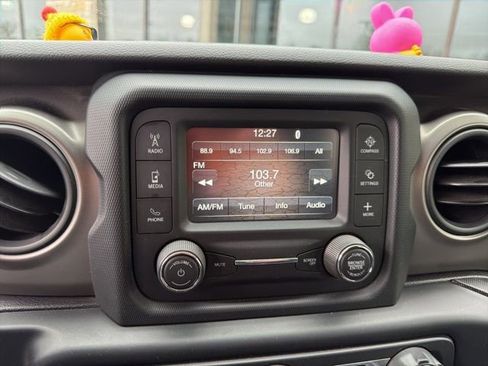 Used 2018 Jeep Wrangler Unlimited Sport image 9