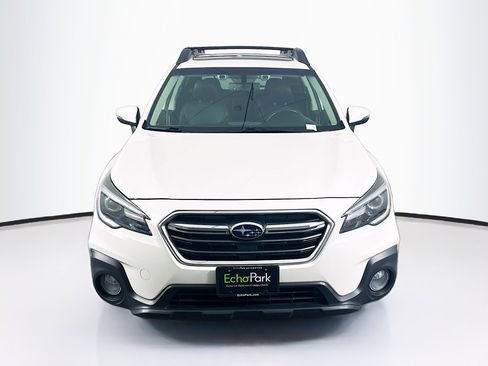 Used 2018 Subaru Outback 3.6R Limited AWD/4WD image 2