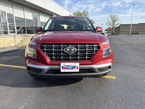 Used 2025 Hyundai Venue SEL FWD image 5
