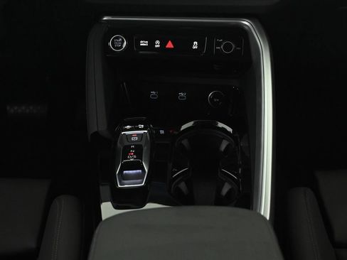 New 2025 Audi Q5 Prestige image 13