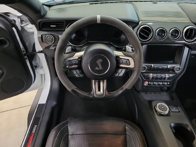 Used 2022 Ford Mustang Shelby GT500 w/ Technology Package RWD image 8