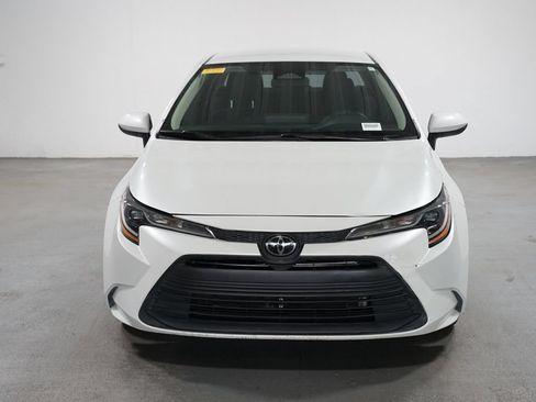 Used 2024 Toyota Corolla LE FWD image 2