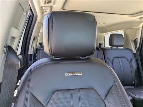 Used 2018 Ford Expedition Platinum AWD/4WD image 14