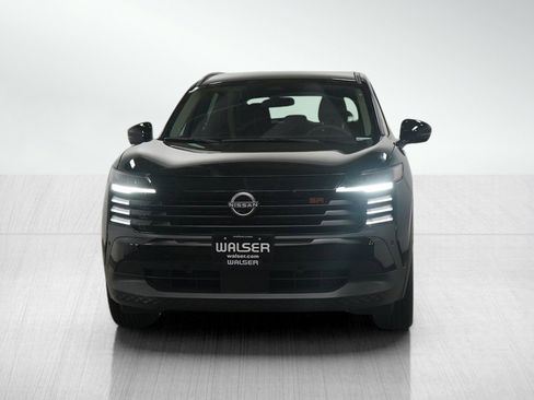 Used 2025 Nissan Kicks SR w/ Illumination Package image 8