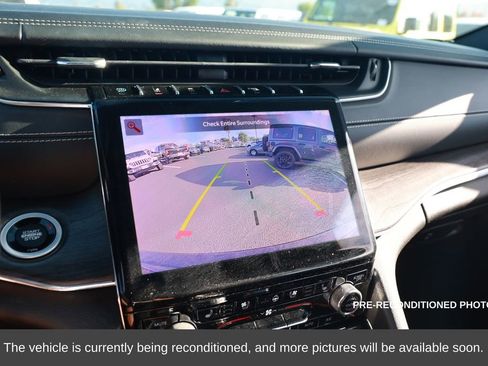 Used 2022 Jeep Grand Cherokee Overland image 17