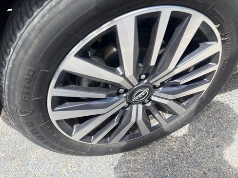 Certified 2023 Nissan Kicks SR w/ SR Premium Package FWD image 12