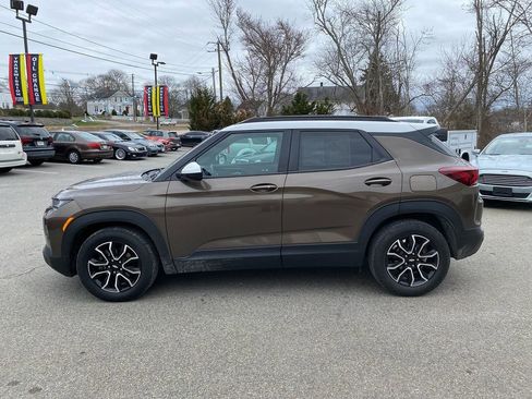 Used 2022 Chevrolet TrailBlazer ACTIV w/ Sun and Liftgate Package image 9