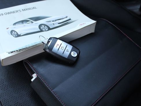 Used 2019 Kia Optima EX image 28