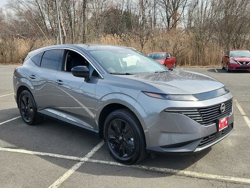 Certified 2025 Nissan Murano SV image 3