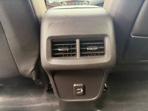 Used 2024 GMC Terrain SLE FWD image 21