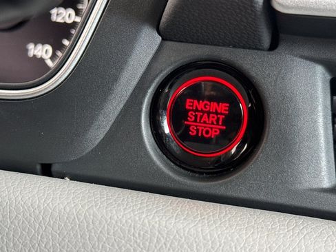 Certified 2023 Honda Pilot Touring image 16