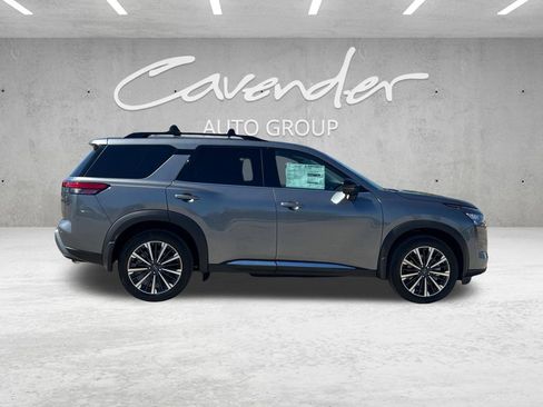 New 2026 Nissan Pathfinder Platinum image 17